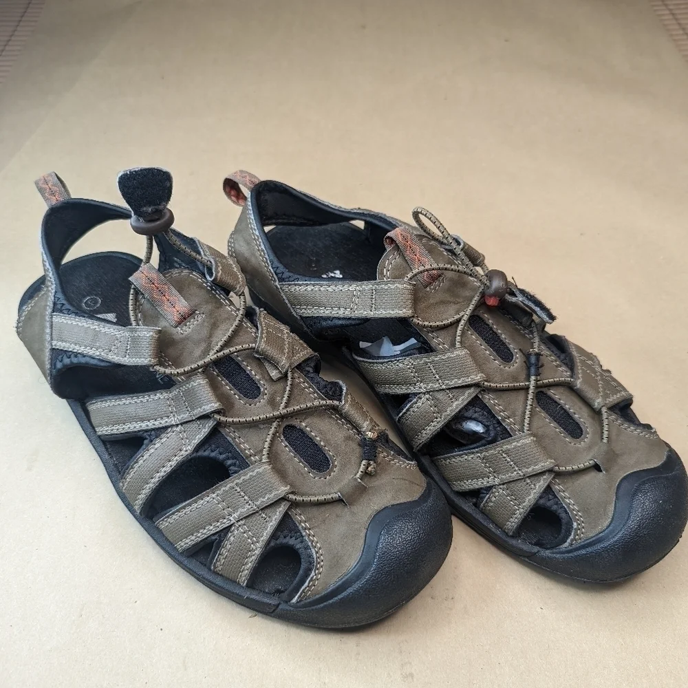 Ozark Trail men's sz 9 water hiking sandals